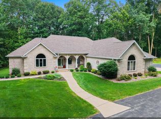 696 Springbrook Dr, Oneida, WI 54155