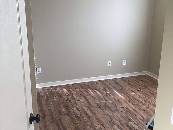 5th image of 105 Ashton Dr