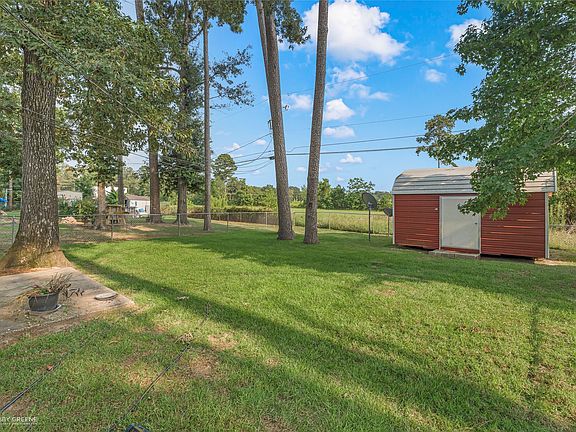 4th image of 770 Randy Ln