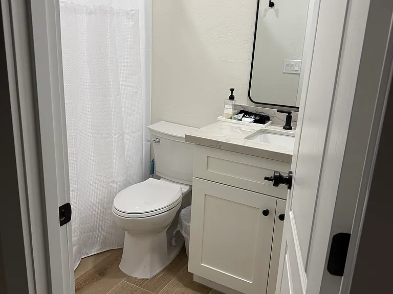 344 W Leah Ave — Photo 4