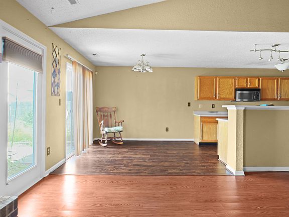 5th image of 5850 Woodcote Dr