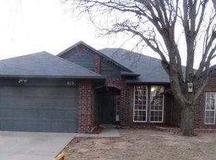 613 Greenfield Dr, Yukon, OK 73099