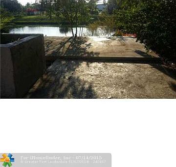 4th image of 811 NW 69th Ave