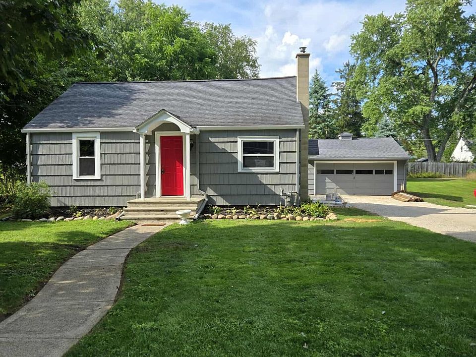 1st image of 15 Goodrich Ave