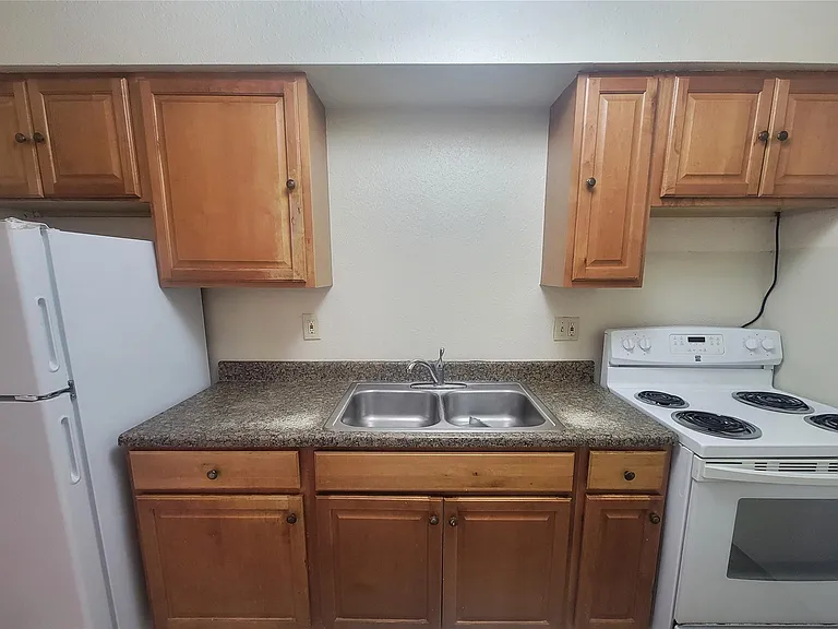 5103 Avenue Q 1/2 #2 — Photo 9