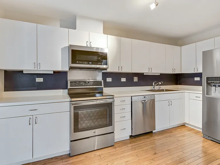 834 Swallow St — Photo 15