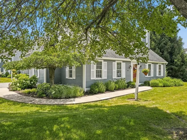60 Whittier Meadows Dr Unit 60, Amesbury, MA 01913