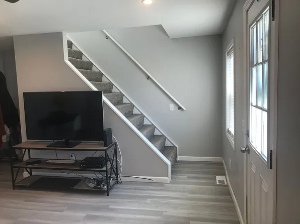 319 E Calhoun St, Brimfield, IL 61517