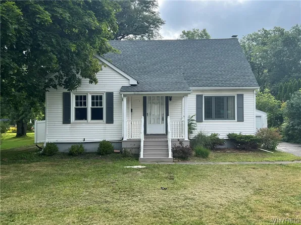 1783 Crittenden Rd, Alden, NY 14004