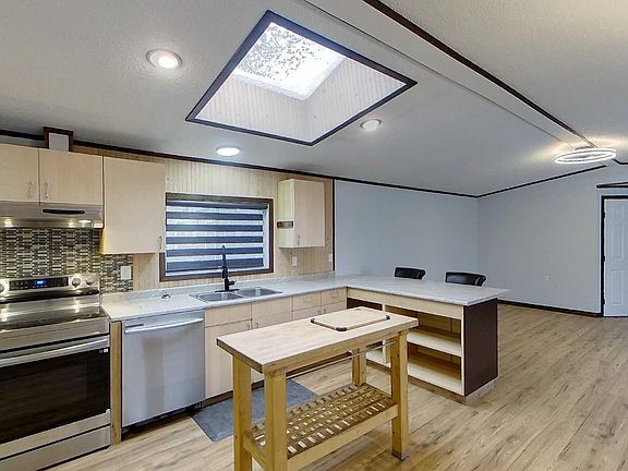 3rd image of 404 6th Ave NW #17