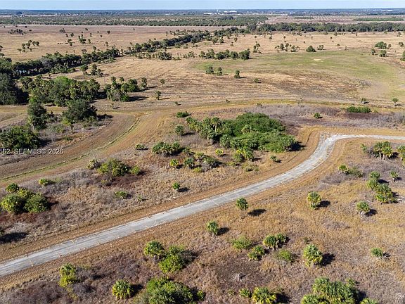 2nd image of 403 Boca Cir