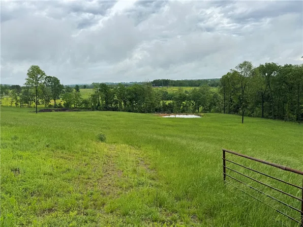 N Highway 127, Huntsville, AR 72740