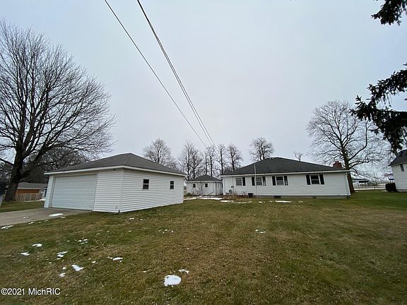 4th image of 260 Bradley Ave