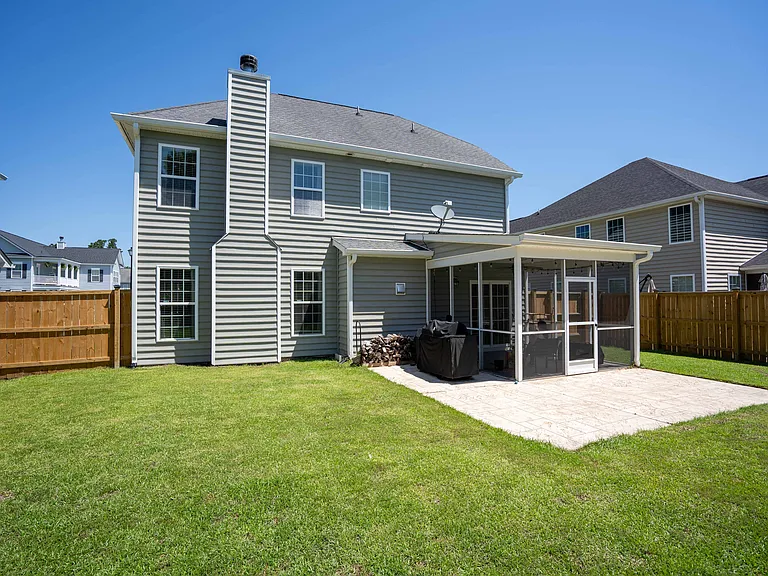 221 Berwick Dr — Photo 27