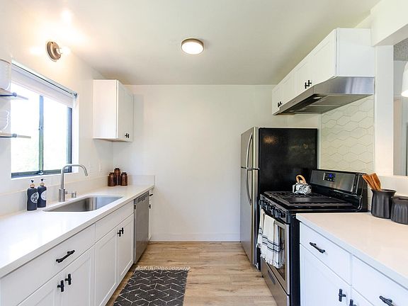 3rd image of 337 S Avenue 60 #10