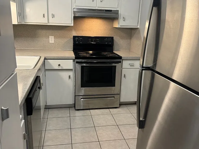5808 S Alameda St — Photo 6