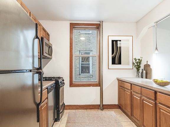 2nd image of 201 W 92nd St APT 2L