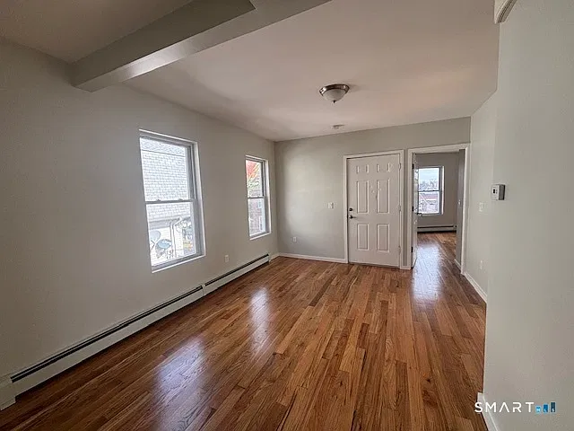 2 bed, 1.0 bath, 1000 sqft, $2,000 — Photo 3