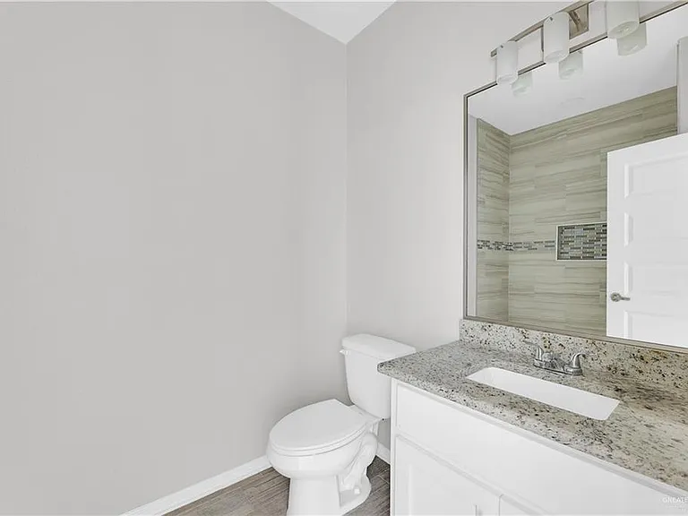 5201 N Winona Dr #3 — Photo 8