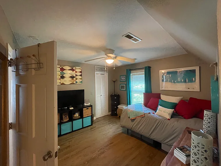 932 Richter Way — Photo 15