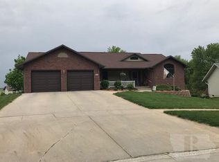 515 Sunset Dr, Denison, IA 51442