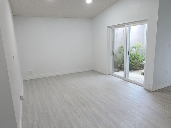 3rd image of 1291 SW 139th Pl