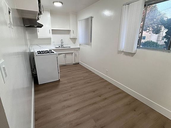 5th image of 803 S Java St #12