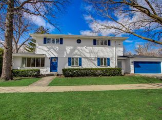 326 Lake St, Glencoe, IL 60022