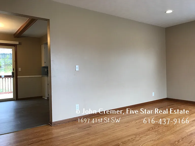 1697 41st St SW — Photo 21