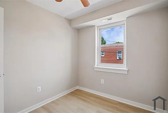 1410 Young St SE #6 — Photo 17