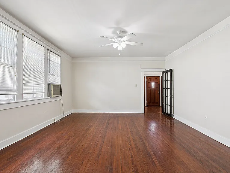 2320-22-24 Nashville Ave — Photo 3