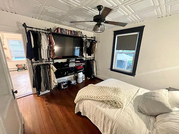 5th image of 1886 Smith St #1R