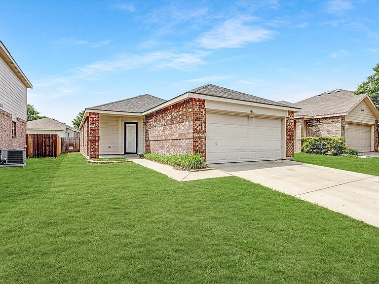 4816 Waterford Dr — Photo 1