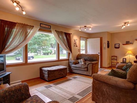 4th image of 308 N Redwood Dr
