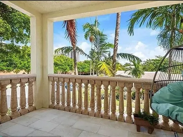 620 NE 7th Ave, Fort Lauderdale, FL 33304
