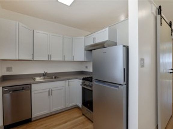 5th image of 4305-4313 N Francisco Ave #3B