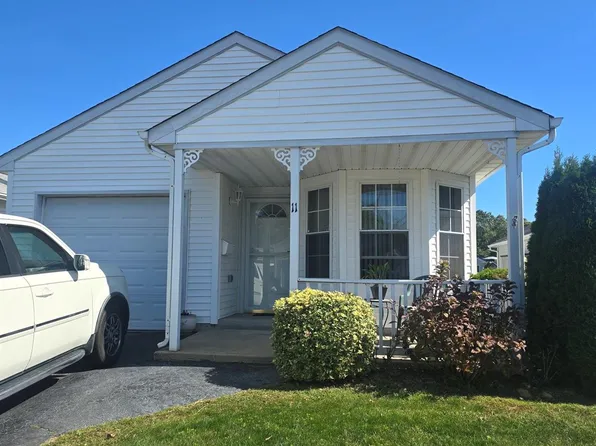 11 Willow Court, Manorville, NY 11949