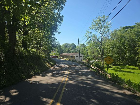 4th image of 252 Spring Valley Rd