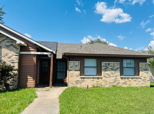 654 W Warrior Trl, Grand Prairie, TX 75052