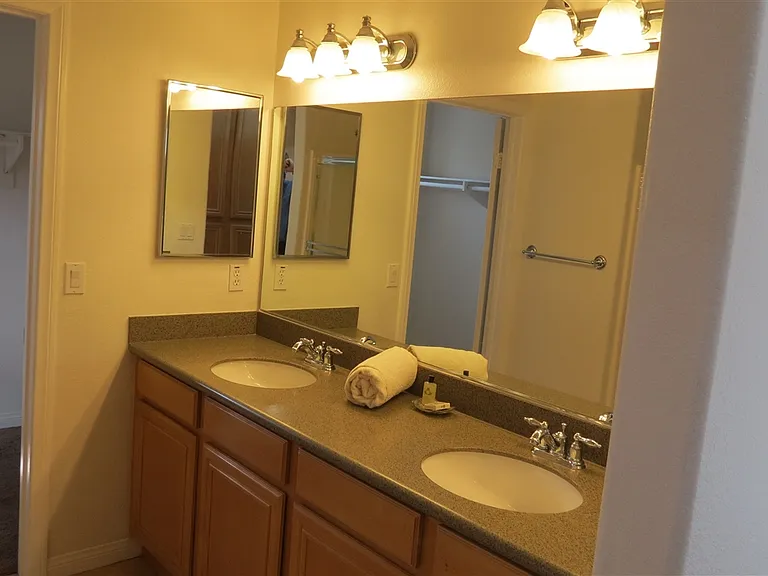 13045 Evening Creek Dr #43 — Photo 10