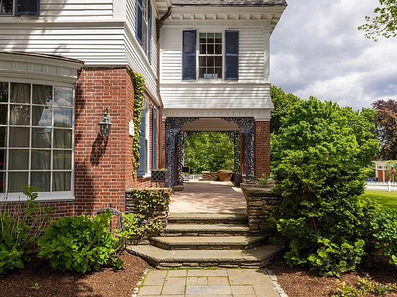 3rd image of 12 Willow Avenue