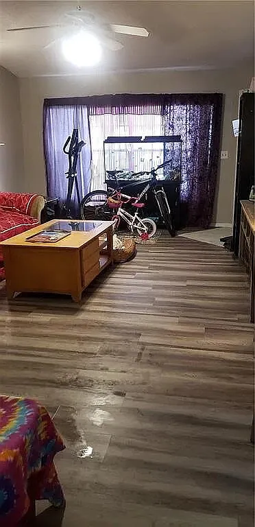 2 bed, 2.0 bath, 1111 sqft, $1,800 — Photo 3