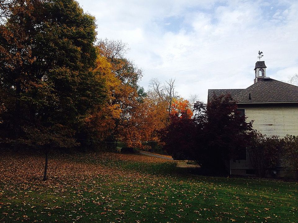 1st image of 9 Scenic Pond Dr