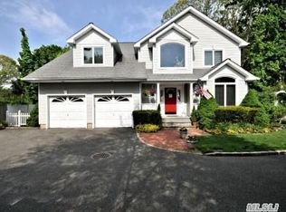 161 Berry Hill Rd, Syosset, NY 11791