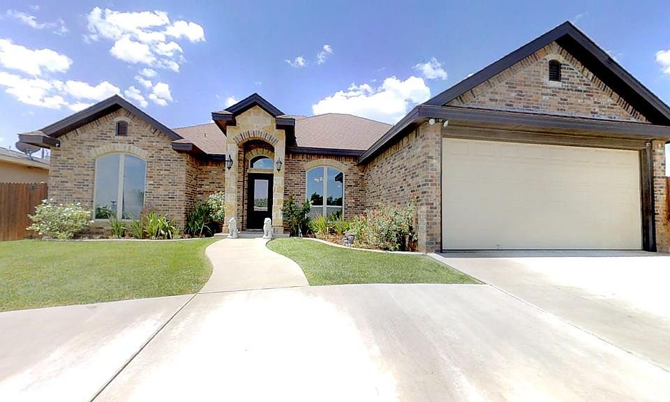1st image of 1403 NE Mustang Dr