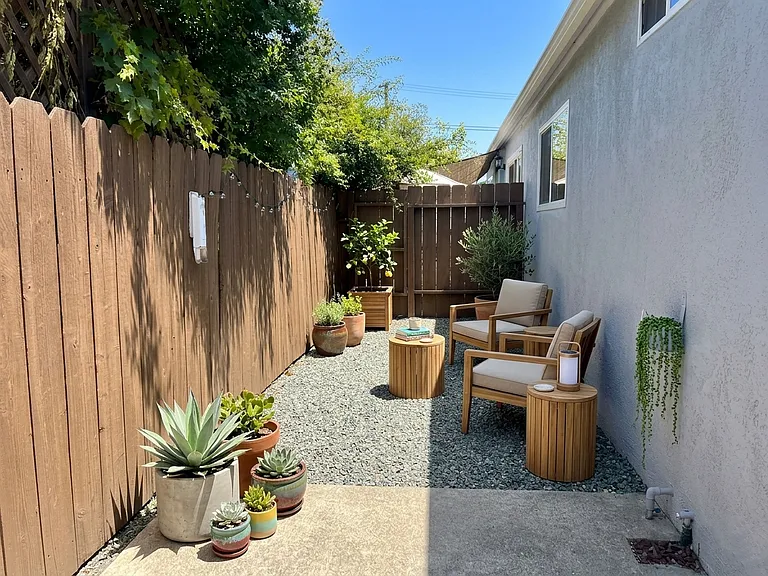 20673 Forest Ave #B — Photo 8