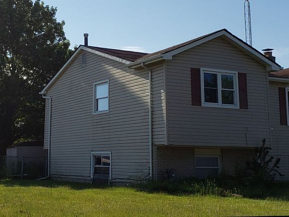 3rd image of 8660 Lillian Dr