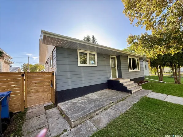 265 5th AVENUE W, Melville, SK S0A 2P0