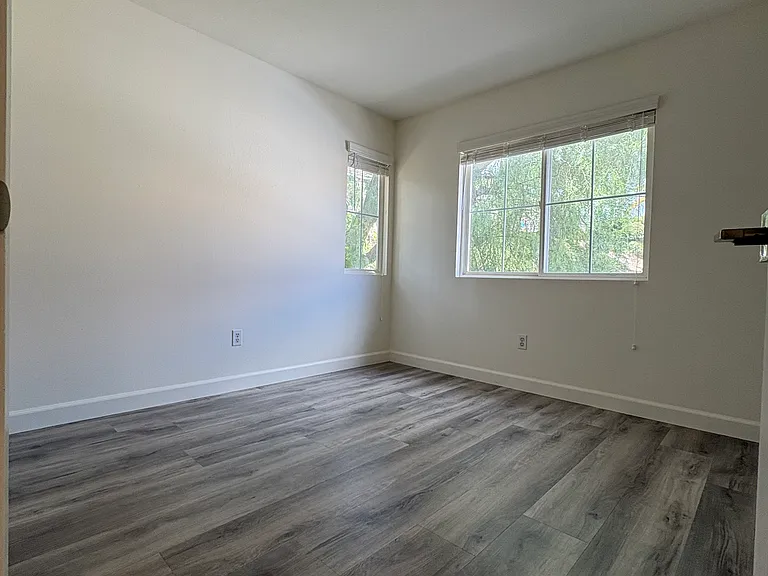 25735 Perlman Pl #A — Photo 11
