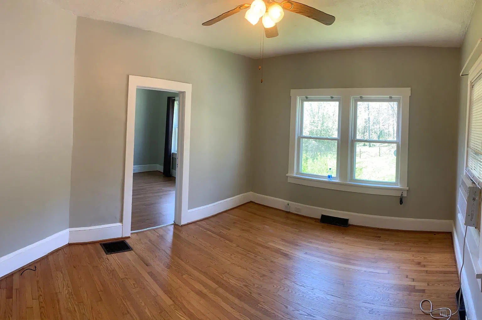 1 bed, 900 sqft, $1,200 — Photo 4